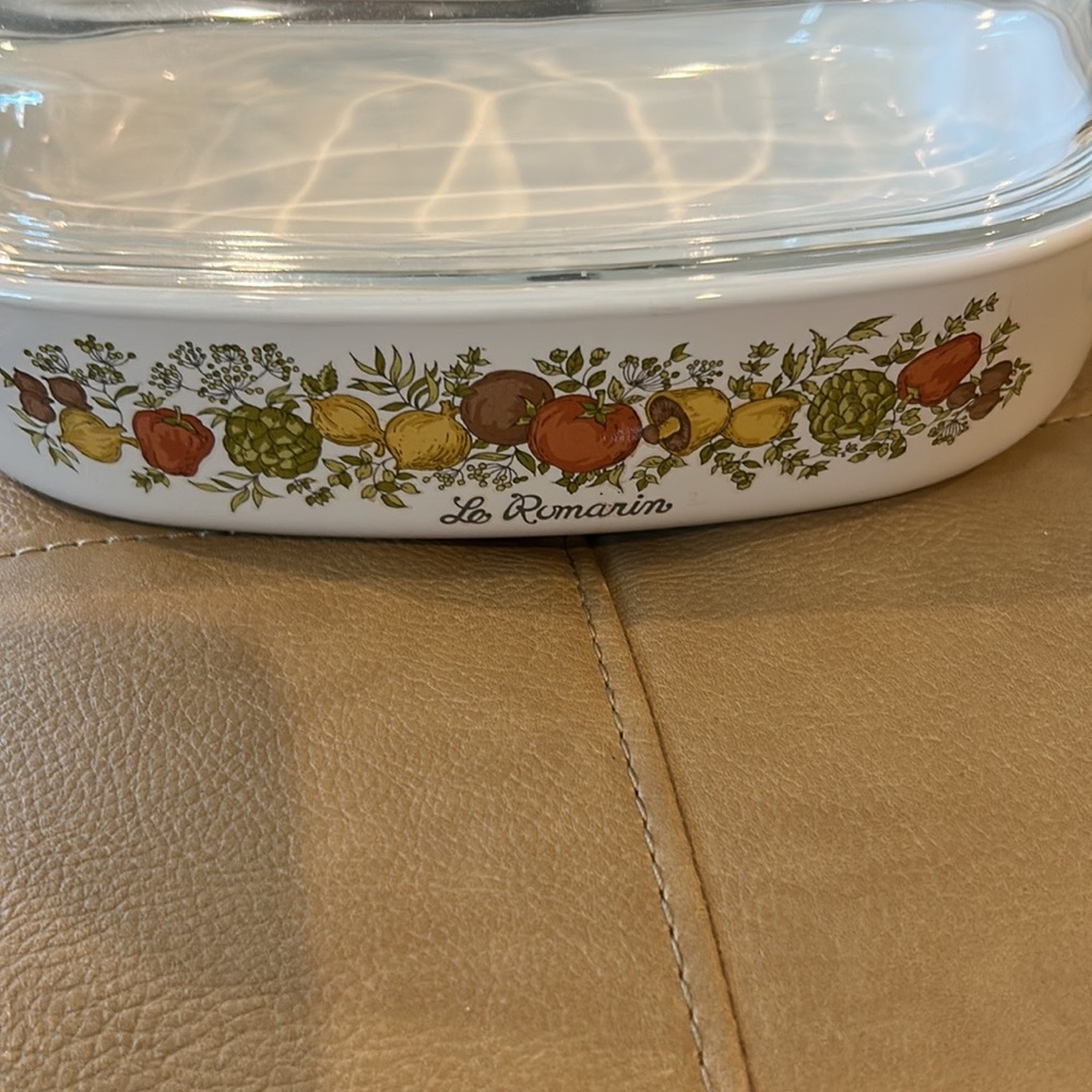Corning’s Le Romarin casserole dish - Picture 3 of 8